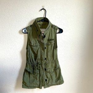 Army green Abercrombie vest
